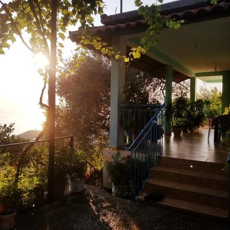 Вилла Eva'S House Лукове Экстерьер фото