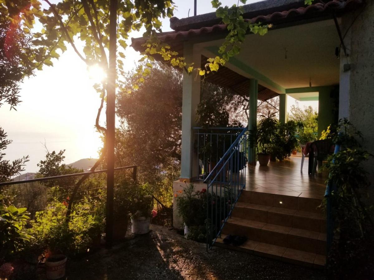 Вилла Eva'S House Лукове Экстерьер фото